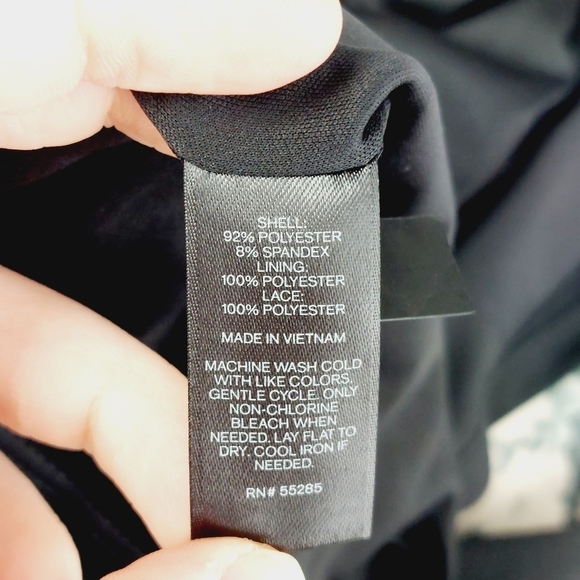 Express Floral Print With A Sweetheart Mesh Neckline Black Mini Dress P2158 - Picture 6 of 7